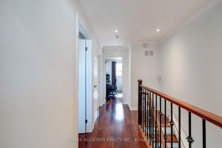 Photo 17 at 8A Ruthven Place, Smythe, Toronto
