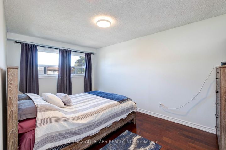 Photo 18 at 8A Ruthven Place, Smythe, Toronto