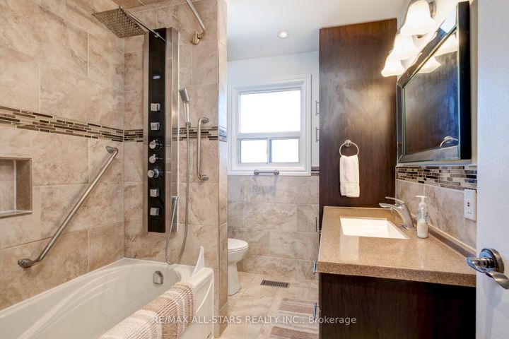 Photo 23 at 8A Ruthven Place, Smythe, Toronto