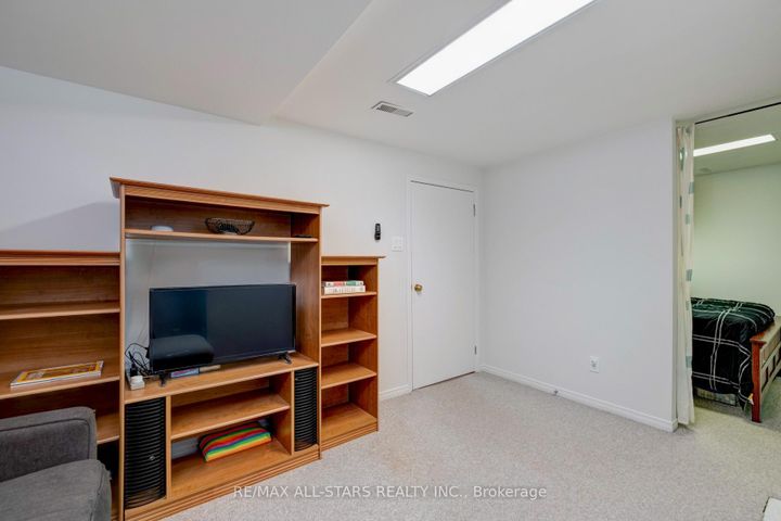 Photo 28 at 8A Ruthven Place, Smythe, Toronto