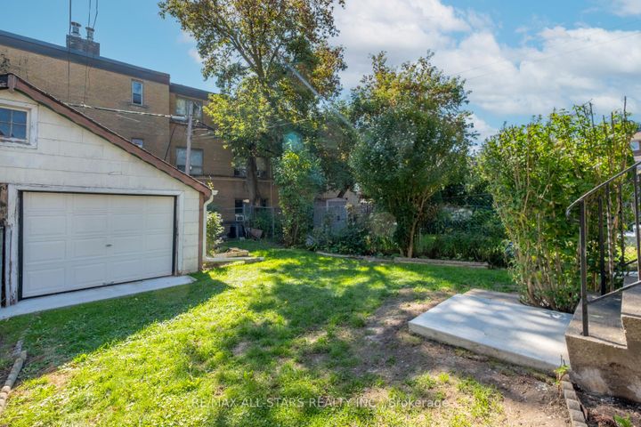 Photo 32 at 8A Ruthven Place, Smythe, Toronto