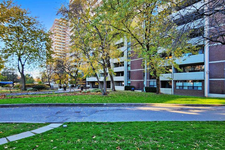 Photo 1 at 3109 - 40 Homewood Avenue, South St. James Town, Toronto