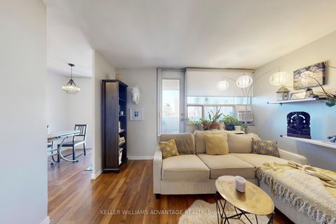 Photo 5 at 3109 - 40 Homewood Avenue, South St. James Town, Toronto