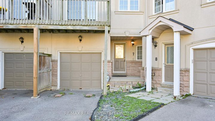 Photo 1 at 7 - 10 Post Oak Drive, Jefferson, Richmond Hill