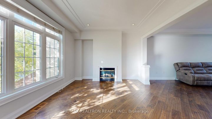 Photo 5 at 7 - 10 Post Oak Drive, Jefferson, Richmond Hill