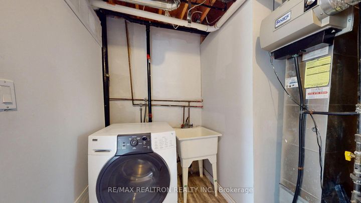 Photo 41 at 7 - 10 Post Oak Drive, Jefferson, Richmond Hill