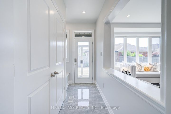 Photo 19 at 77 Diamond Jubilee Drive, Cornell, Markham