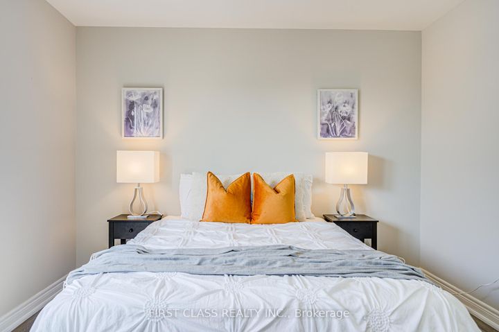 Photo 37 at 77 Diamond Jubilee Drive, Cornell, Markham