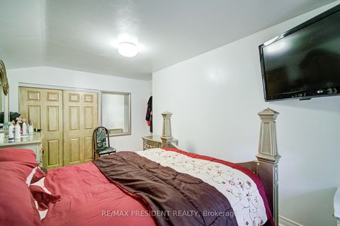 Photo 21 at 74 Bloomington Crescent, Black Creek, Toronto Photo 21 at 74 Bloomington Crescent, Black Creek, Toronto