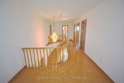 Photo 3 at 64 Partridge Circle, West Woodbridge, Vaughan