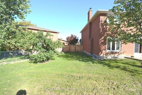 Photo 9 at 64 Partridge Circle, West Woodbridge, Vaughan