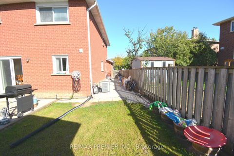 Photo 11 at 64 Partridge Circle, West Woodbridge, Vaughan
