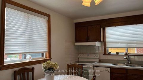 Photo 2 at 23 Quinan Drive, Maple Leaf, Toronto