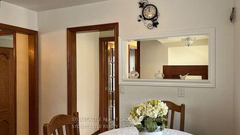 Photo 4 at 23 Quinan Drive, Maple Leaf, Toronto