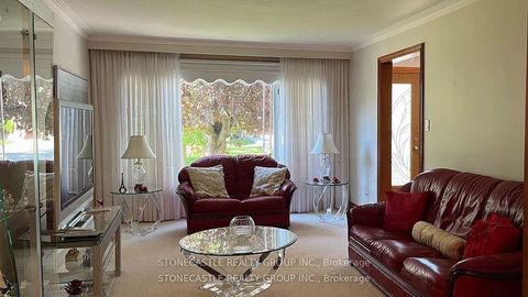 Photo 5 at 23 Quinan Drive, Maple Leaf, Toronto