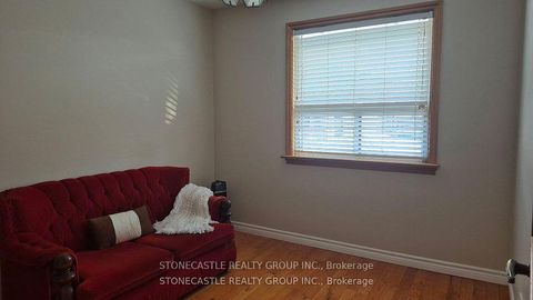 Photo 14 at 23 Quinan Drive, Maple Leaf, Toronto