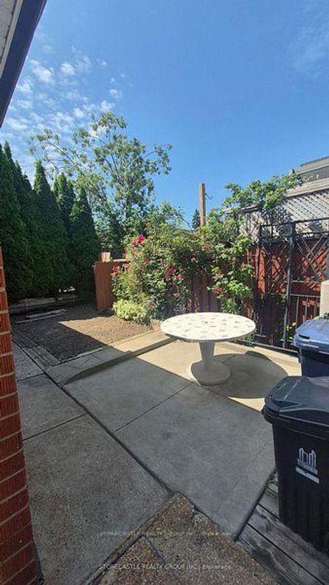 Photo 21 at 23 Quinan Drive, Maple Leaf, Toronto
