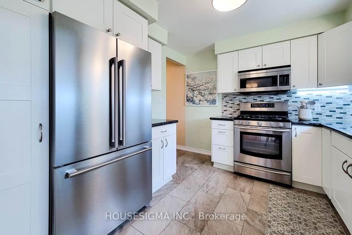 Photo 8 at 3111 Cantelon Crescent, Meadowvale, Mississauga