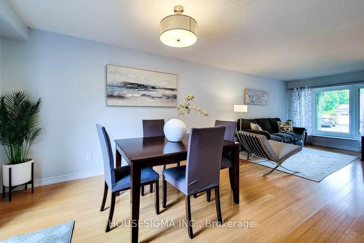 Photo 11 at 3111 Cantelon Crescent, Meadowvale, Mississauga