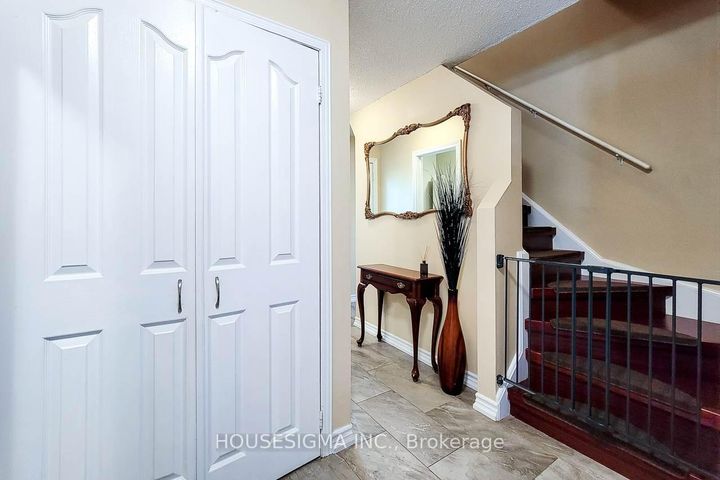 Photo 12 at 3111 Cantelon Crescent, Meadowvale, Mississauga