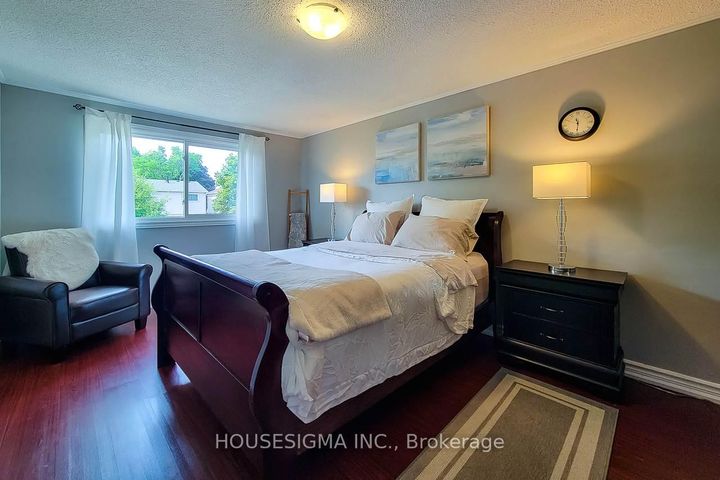 Photo 13 at 3111 Cantelon Crescent, Meadowvale, Mississauga