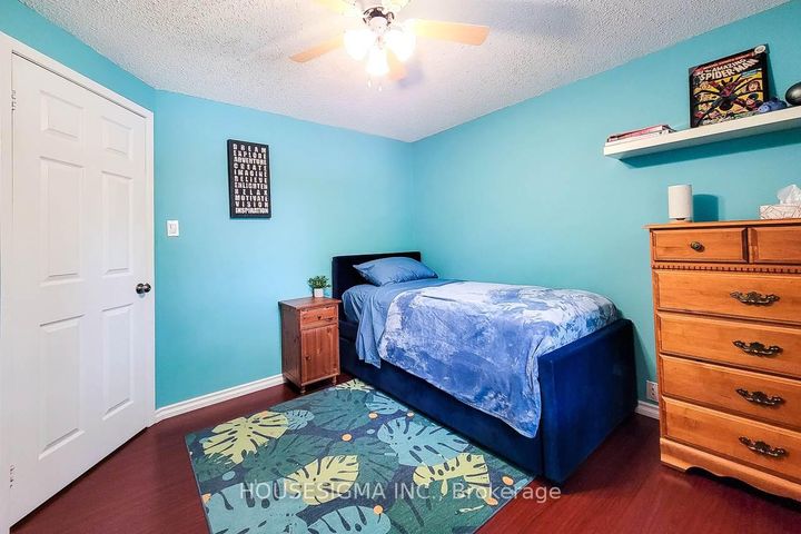 Photo 18 at 3111 Cantelon Crescent, Meadowvale, Mississauga