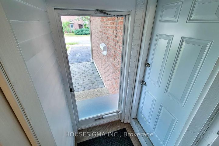 Photo 36 at 3111 Cantelon Crescent, Meadowvale, Mississauga