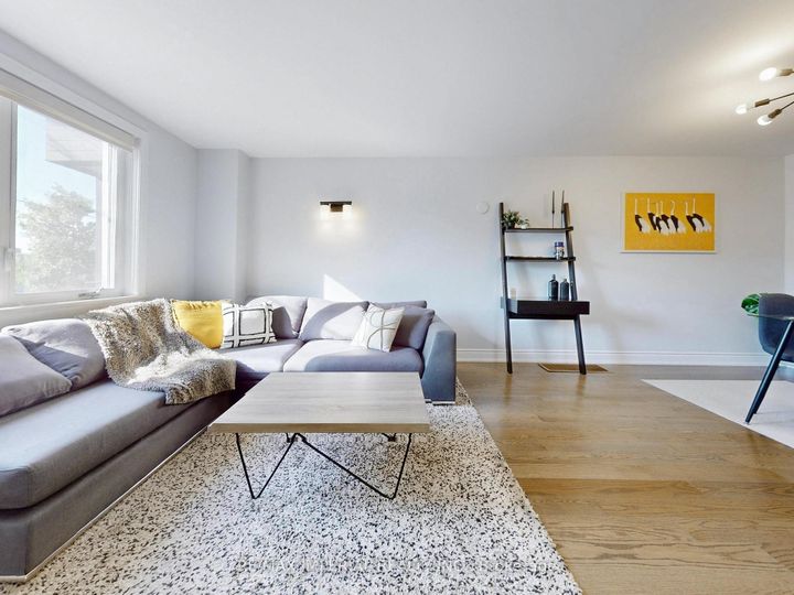 Photo 6 at 598 Ridelle Avenue, Belgravia, Toronto