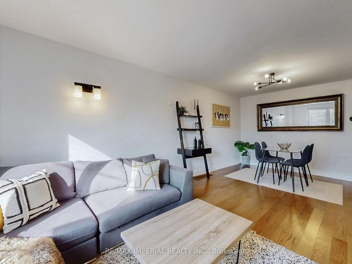 Photo 8 at 598 Ridelle Avenue, Belgravia, Toronto