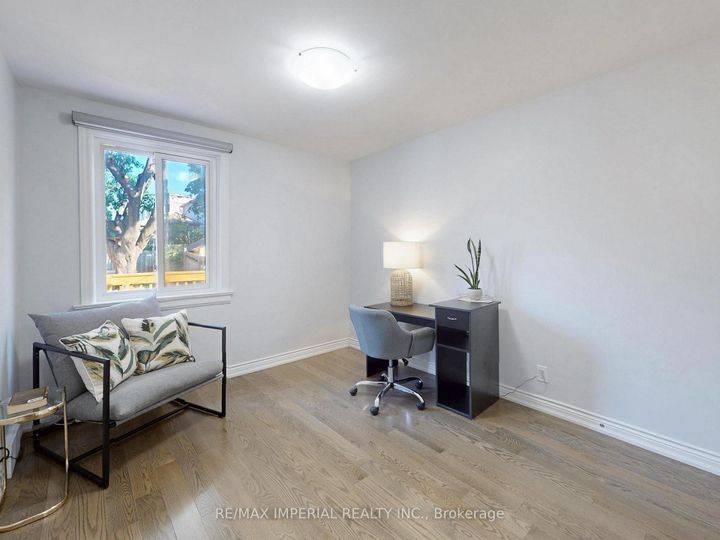 Photo 20 at 598 Ridelle Avenue, Belgravia, Toronto