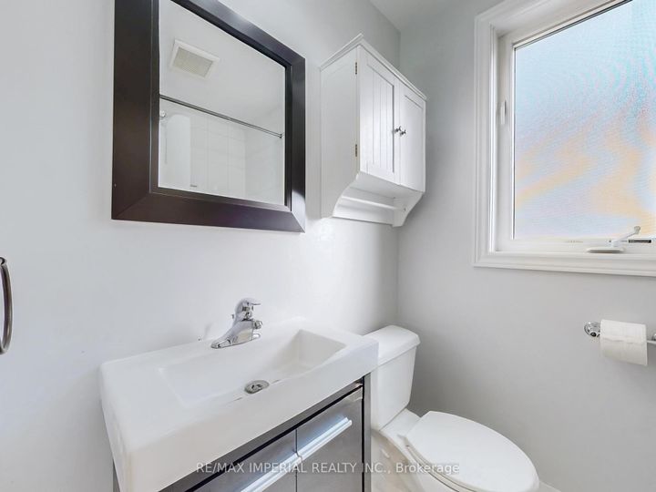 Photo 23 at 598 Ridelle Avenue, Belgravia, Toronto