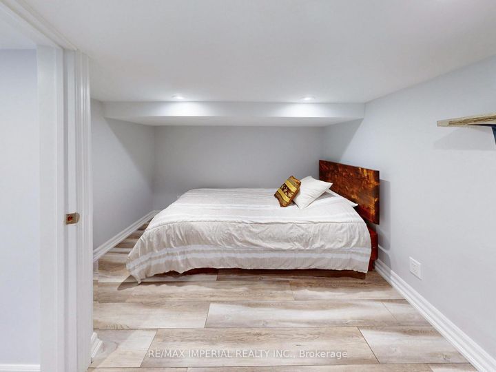 Photo 32 at 598 Ridelle Avenue, Belgravia, Toronto