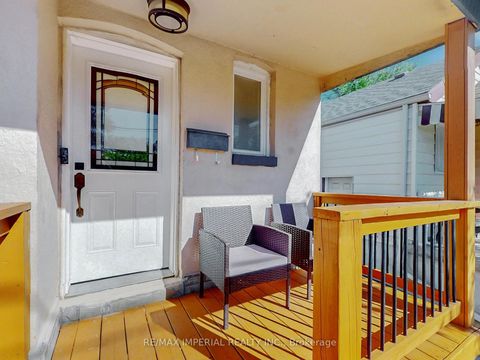 Photo 2 at 598 Ridelle Avenue, Belgravia, Toronto