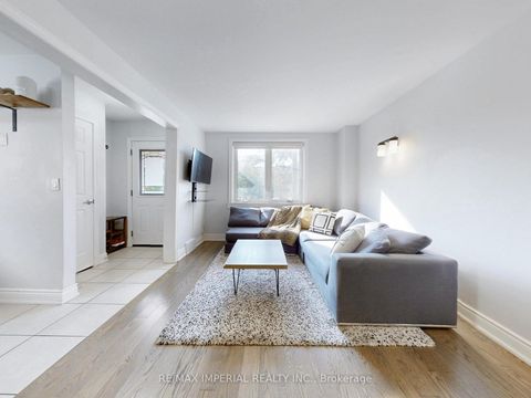 Photo 4 at 598 Ridelle Avenue, Belgravia, Toronto