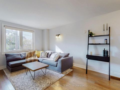 Photo 5 at 598 Ridelle Avenue, Belgravia, Toronto