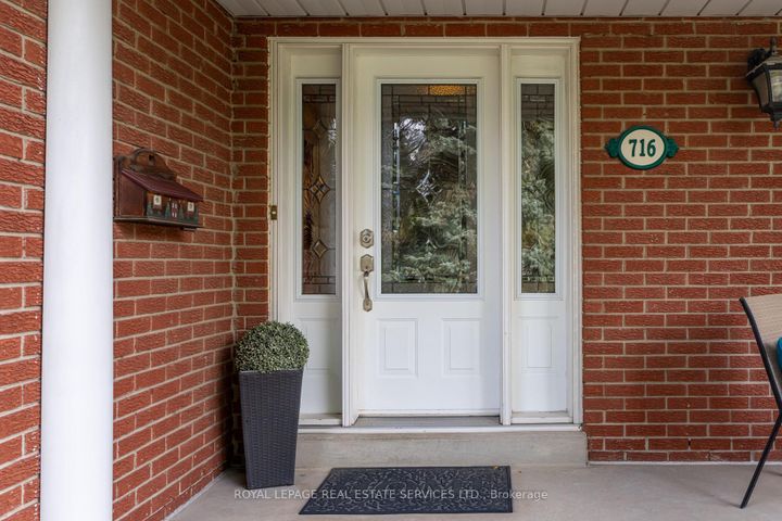 Photo 1 at 716 Cameron Court, Erindale, Mississauga