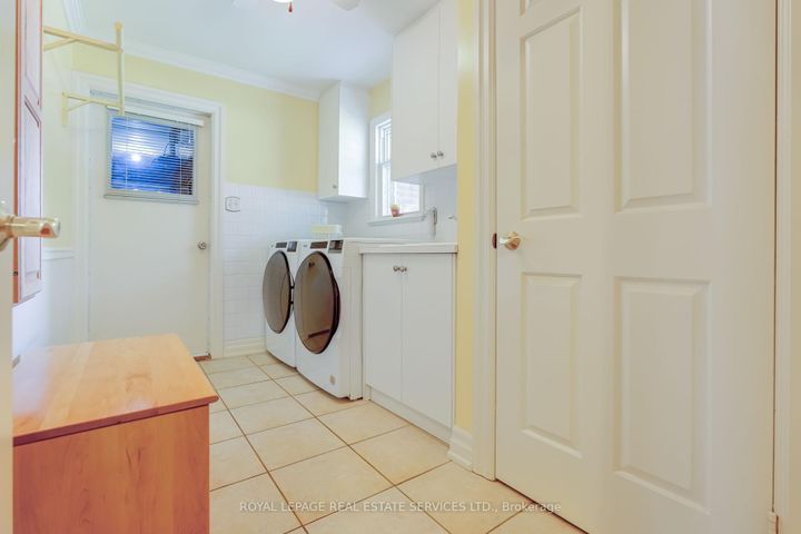 Photo 12 at 716 Cameron Court, Erindale, Mississauga