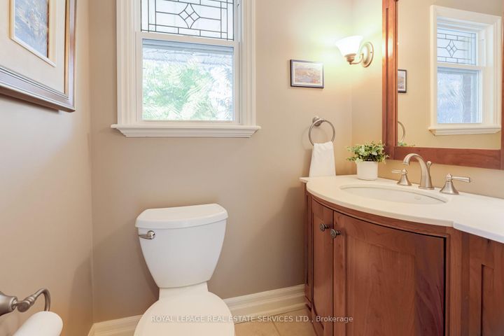 Photo 13 at 716 Cameron Court, Erindale, Mississauga