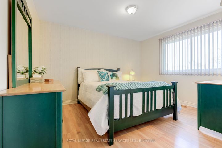 Photo 16 at 716 Cameron Court, Erindale, Mississauga