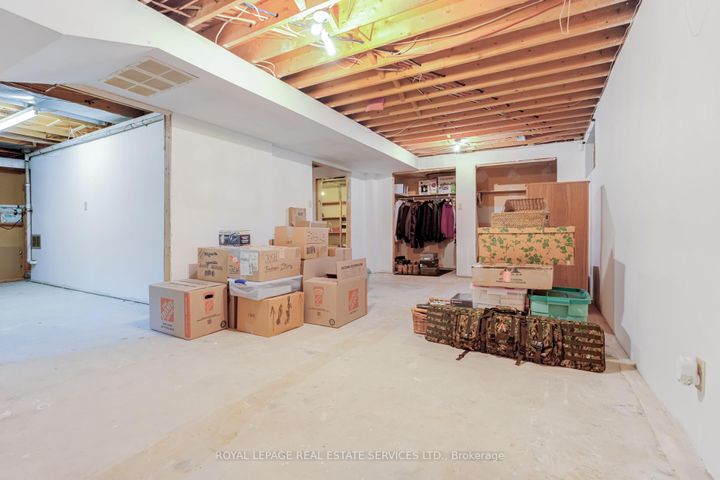 Photo 25 at 716 Cameron Court, Erindale, Mississauga
