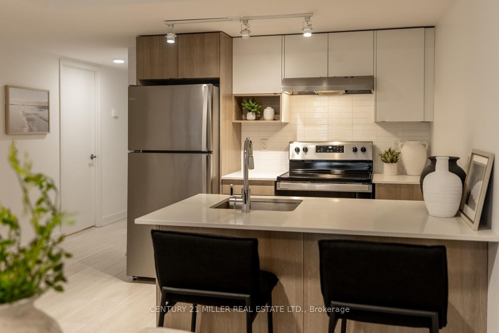 608 - 1129 Cooke Boulevard, LaSalle, Burlington 