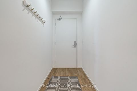 Photo 2 at 3207 - 8 Charlotte Street, Waterfront Communities C1, Toronto