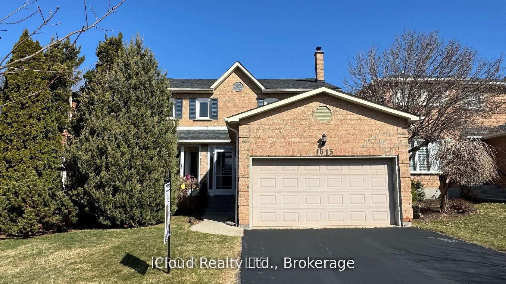 1615 Sir Monty's Drive, East Credit, Mississauga by Loree Meneguzzi Real Estate 1615 Sir Monty's Drive, East Credit, Mississauga