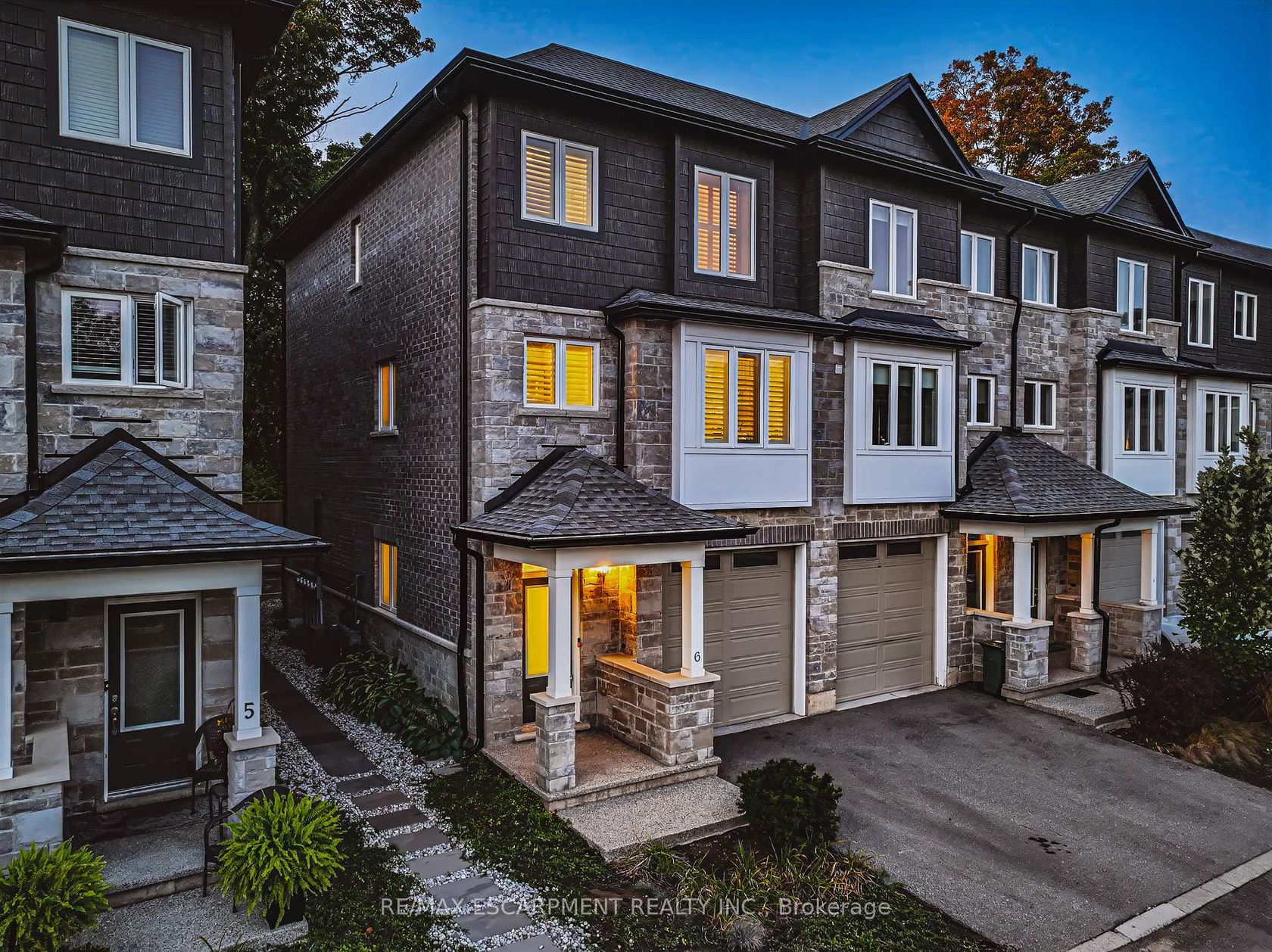 6 - 111 Wilson Street E, Ancaster, Hamilton 2