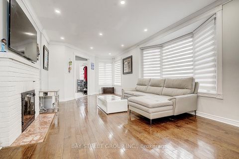 Photo 6 at 6 Larwood Boulevard, Cliffcrest, Toronto