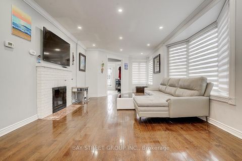 Photo 7 at 6 Larwood Boulevard, Cliffcrest, Toronto
