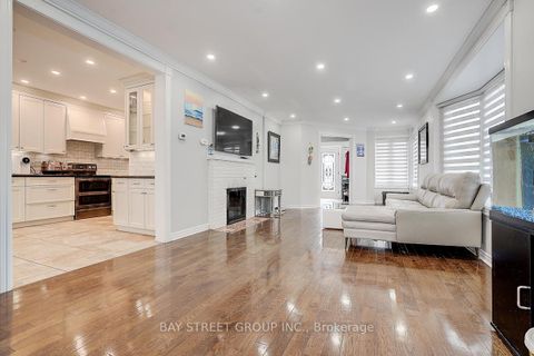 Photo 9 at 6 Larwood Boulevard, Cliffcrest, Toronto