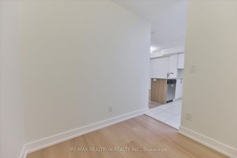 Photo 12 at 206 - 73 King William Crescent, Langstaff, Richmond Hill