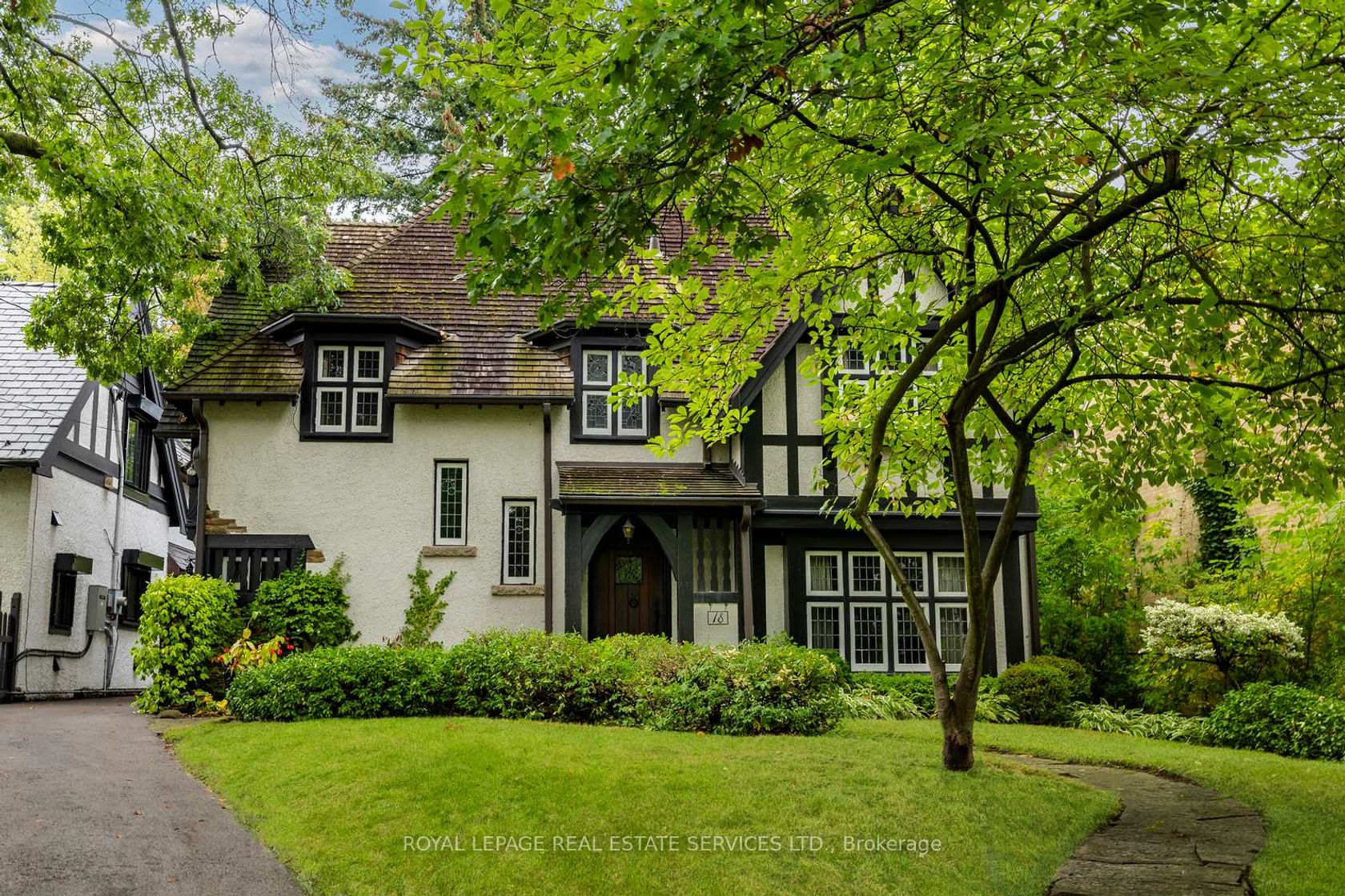 18 Queen Marys Drive, Kingsway South, Toronto 