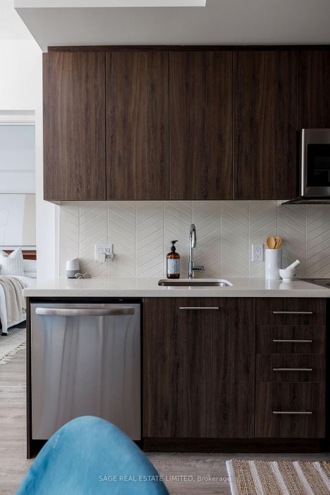 Photo 9 at 408 - 1 Neighbourhood Lane, Queensway, Toronto